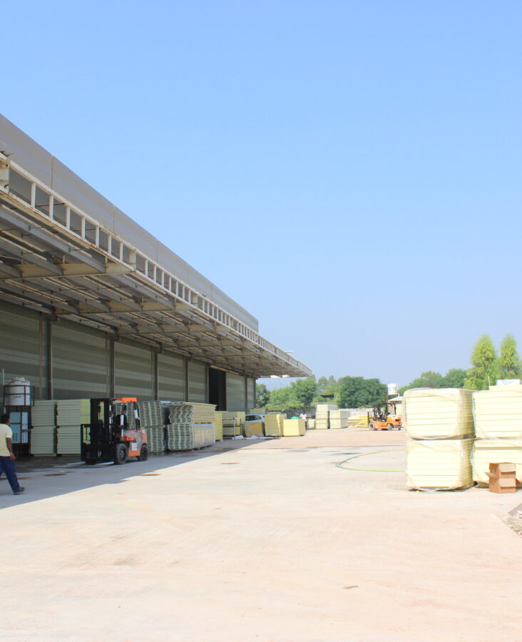 Automated machinery producing high-quality PUF panels at WonderPUF facility